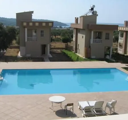 Villa Luxury 3br With Private Pool&garden In Akbuek Eskiomerler