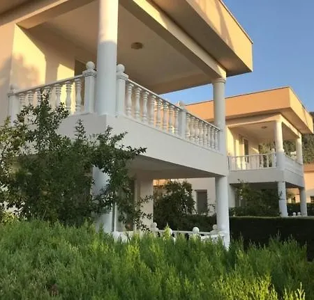 Villa Luxury 3br With Private Pool&garden In Akbuek *